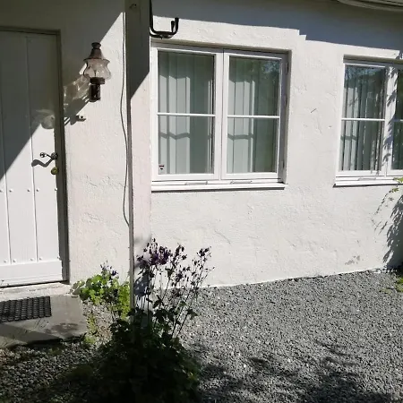 Apartment Koselig Med Gratis Parkering Og Naert Busstopp