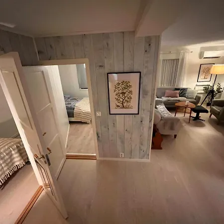 Koselig Med Gratis Parkering Og Naert Busstopp Apartment