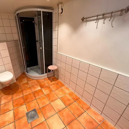 Apartment Koselig Med Gratis Parkering Og Naert Busstopp *